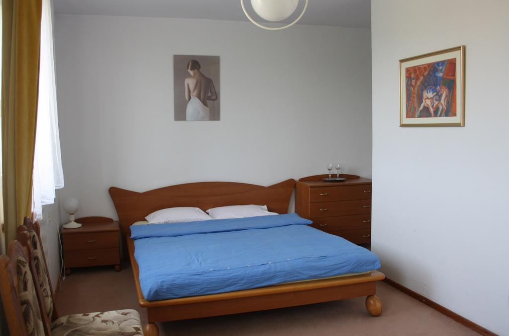 Dom Pod Czarnym Bocianem Apartamento Tykocin Quarto foto
